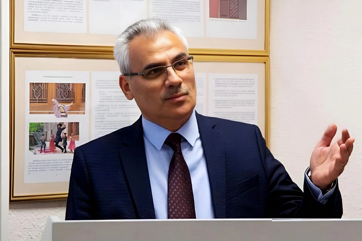 Moskvadakı Azərbaycan diasporunun rəhbəri Rusiya vətəndaşlığından məhrum edilib Moskvadakı Azərbaycan diasporunun rəhbəri Rusiya vətəndaşlığından məhrum edilib