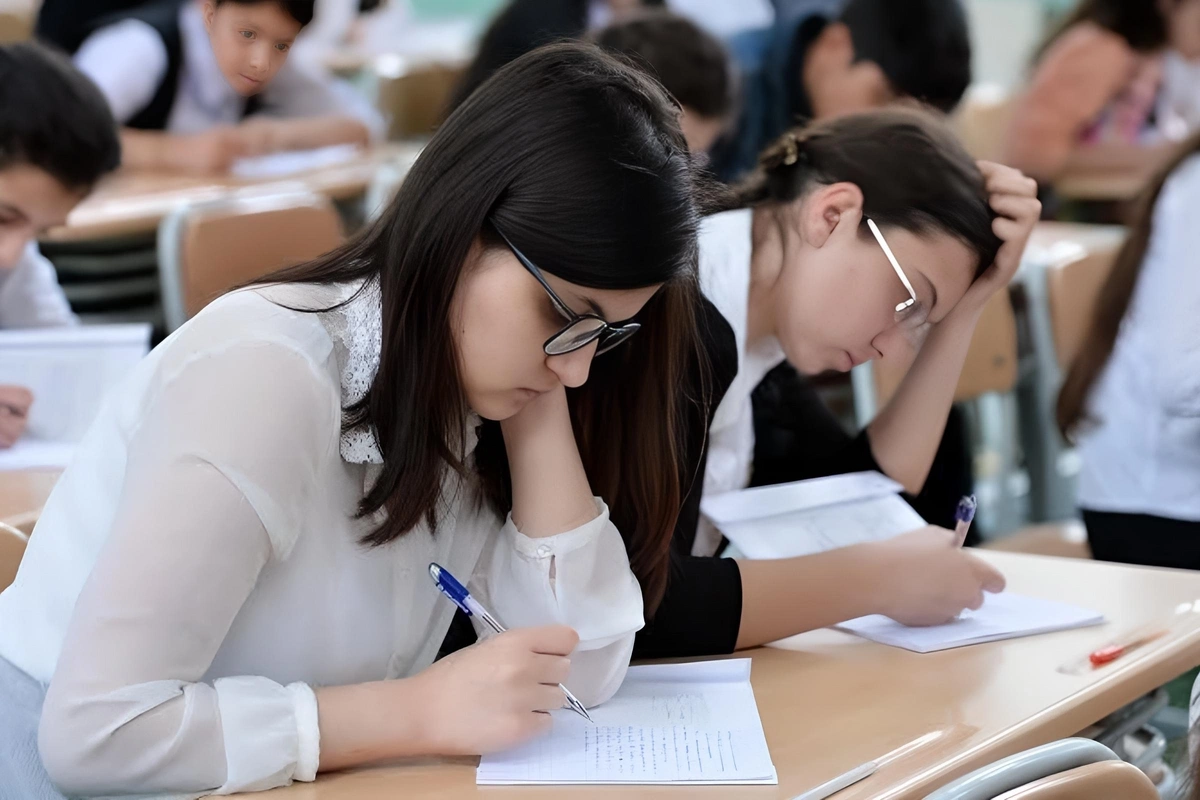 Bu gün 62 mindən çox şagird buraxılış imtahanı verəcək