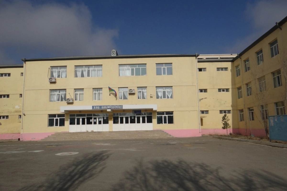 Bakıda orta məktəbin işıqsız qalması ilə bağlı RƏSMİ AÇIQLAMA