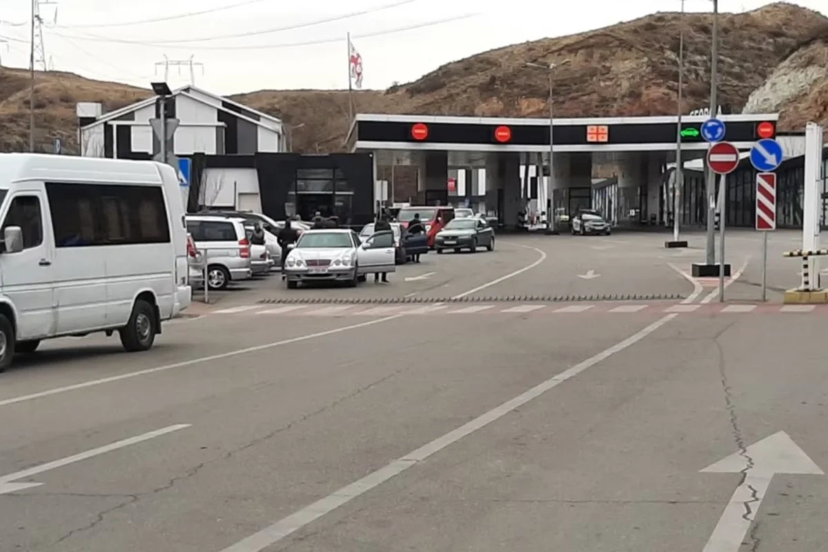 Azərbaycandan Gürcüstana qiymətli metal keçirmək istədi - Qırmızı körpüdə saxlanıldılar
