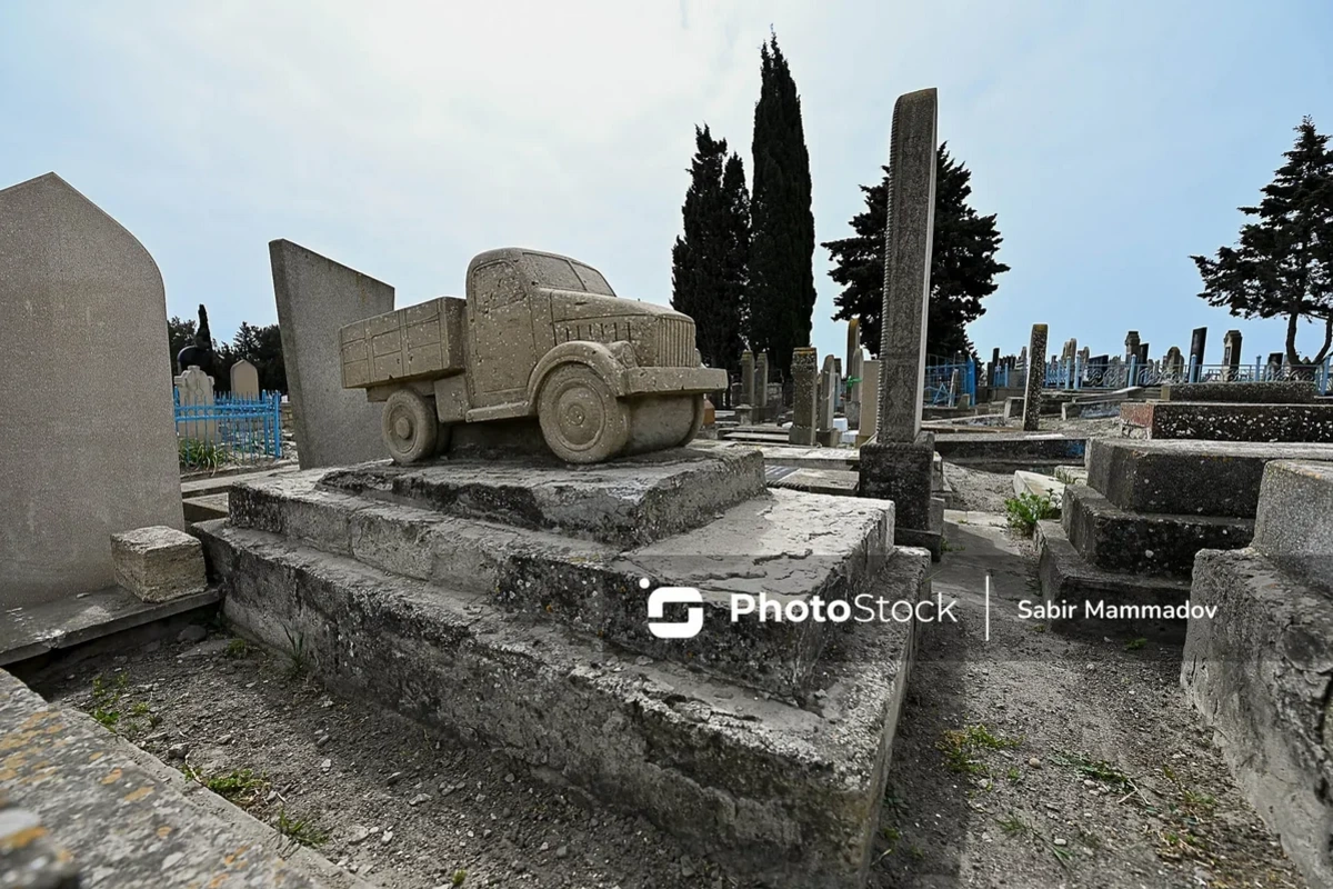 Heyrətə gətirən məzar daşlarının sirri nədir?