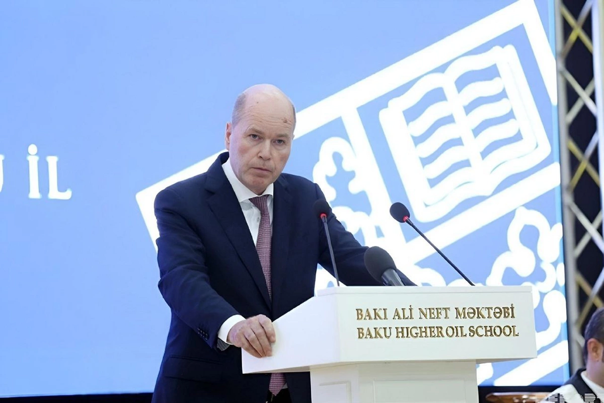 BP-nin Azərbaycan, Gürcüstan və Türkiyə üzrə regional prezidenti İlham Əliyevi təbrik edib BP-nin Azərbaycan, Gürcüstan və Türkiyə üzrə regional prezidenti İlham Əliyevi təbrik edib