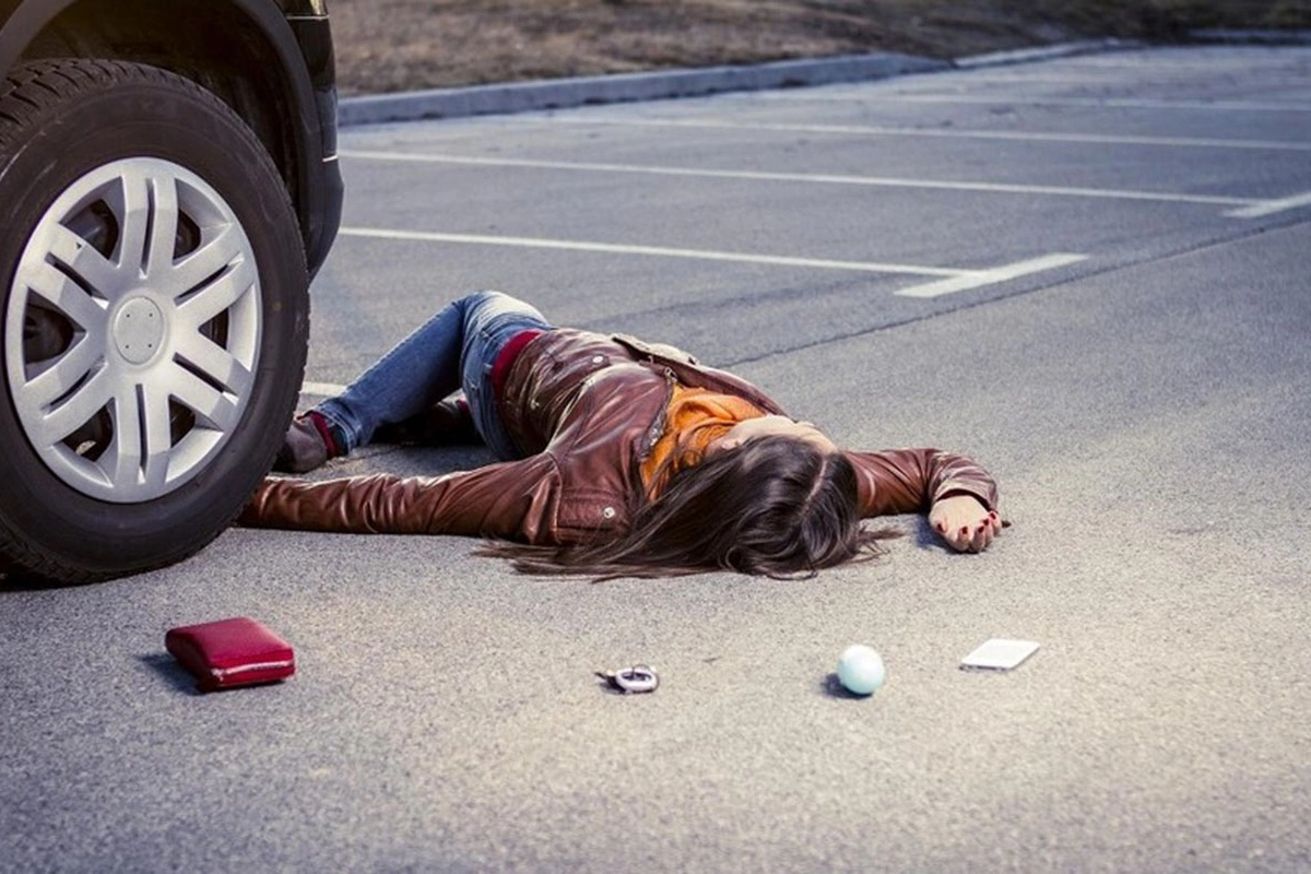 Sürücülük vəsiqəsi olmadan maşın sürdü, qadını vurub öldürdü Sürücülük vəsiqəsi olmadan maşın sürdü, qadını vurub öldürdü