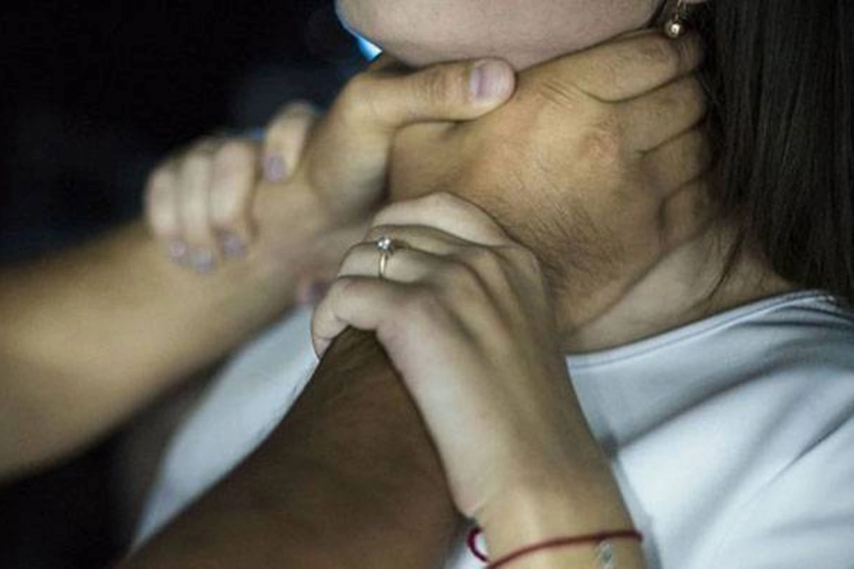 Qonşular dörd uşaq anasının qətlindən danışdılar: Xoşbəxt görünürdülər, daxildə nə olub, bilmirik