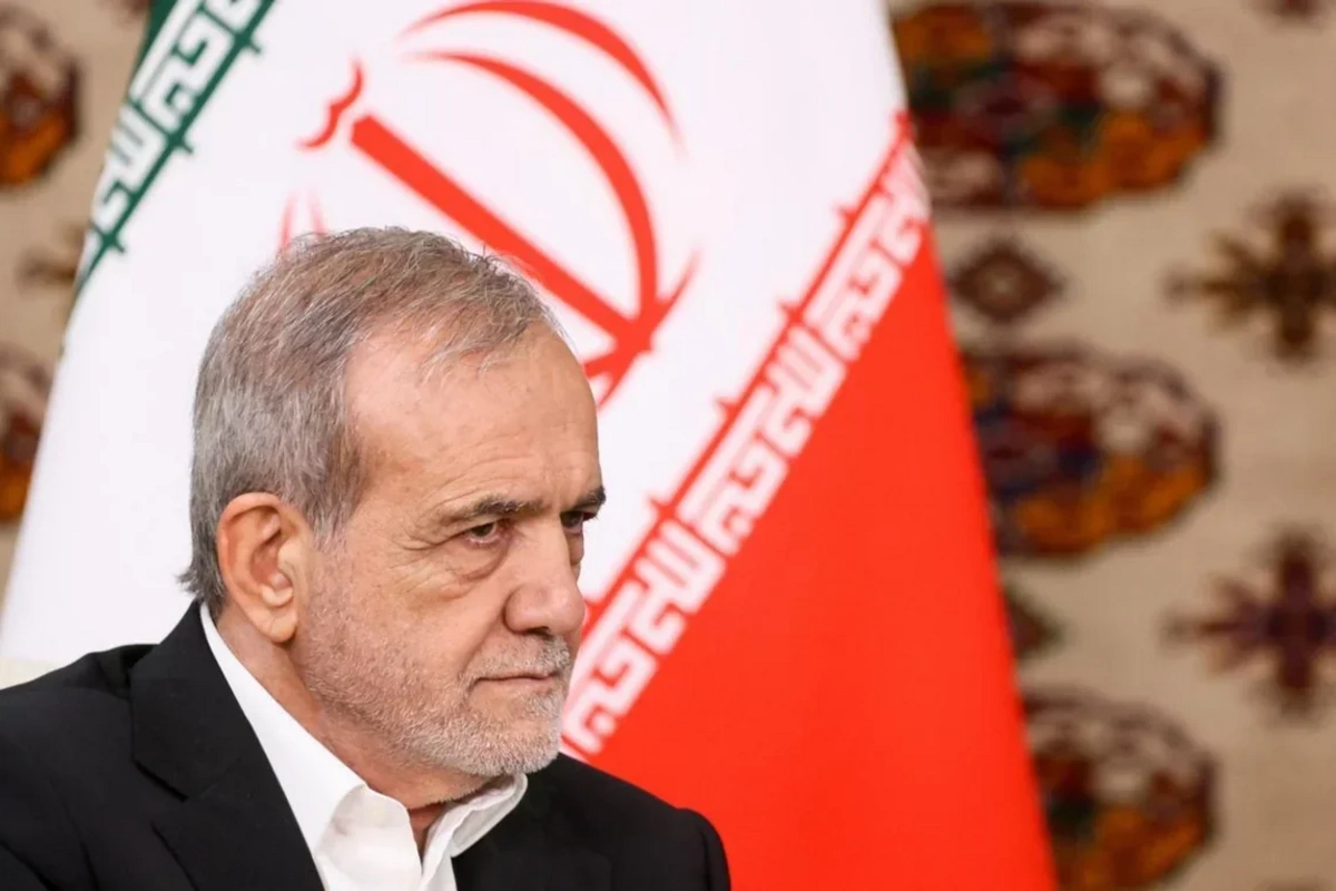 Pezeşkian münaqişə başlayandan bəri ilk dəfə ictimaiyyət qarşısına çıxdı