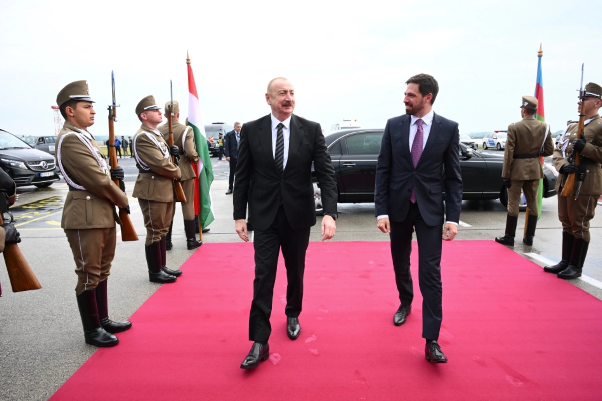 Пресс-служба Президента Азербайджана поделилась видеороликом о рабочем визите в Венгрию Пресс-служба Президента Азербайджана поделилась видеороликом о рабочем визите в Венгрию