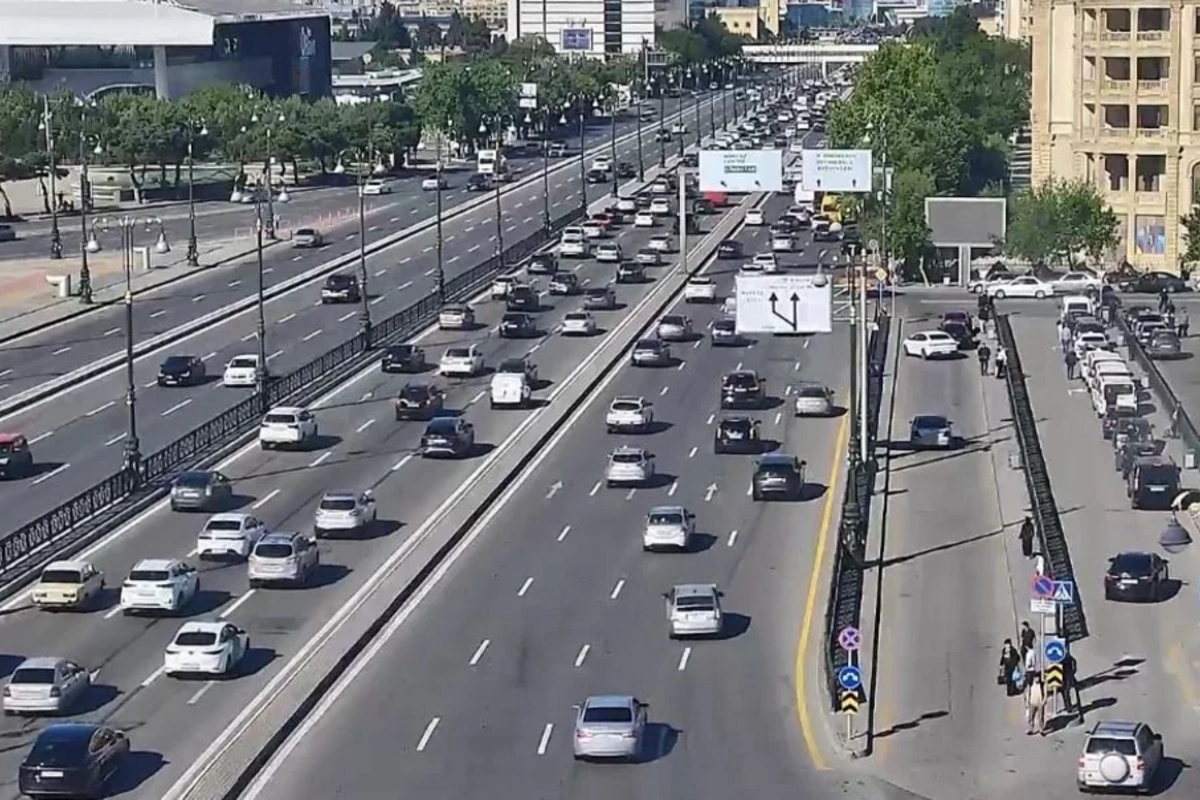 Bakının bəzi yollarında sıxlıq müşahidə olunur