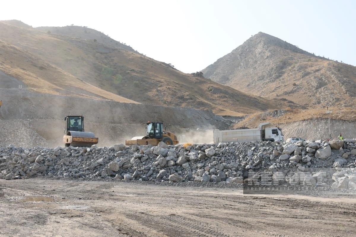 Horadiz-Ağbənd dəmir yolu ilə Araz İqtisadi Zonası Sənaye Parkına yüklərin daşınmasına başlandı Horadiz-Ağbənd dəmir yolu ilə Araz İqtisadi Zonası Sənaye Parkına yüklərin daşınmasına başlandı
