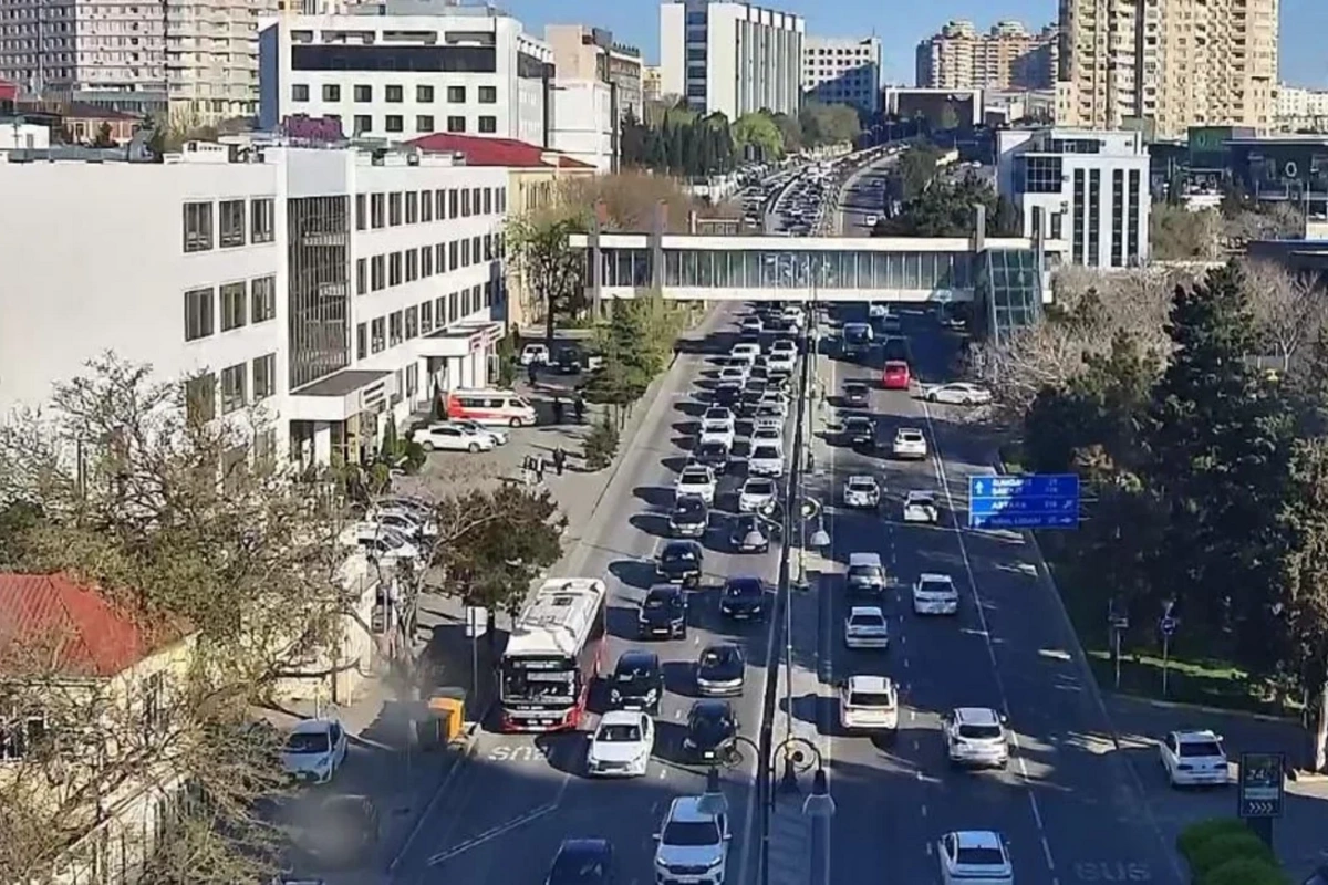 Bakıda bu yollarda nəqliyyatın sıxlığı yaranıb