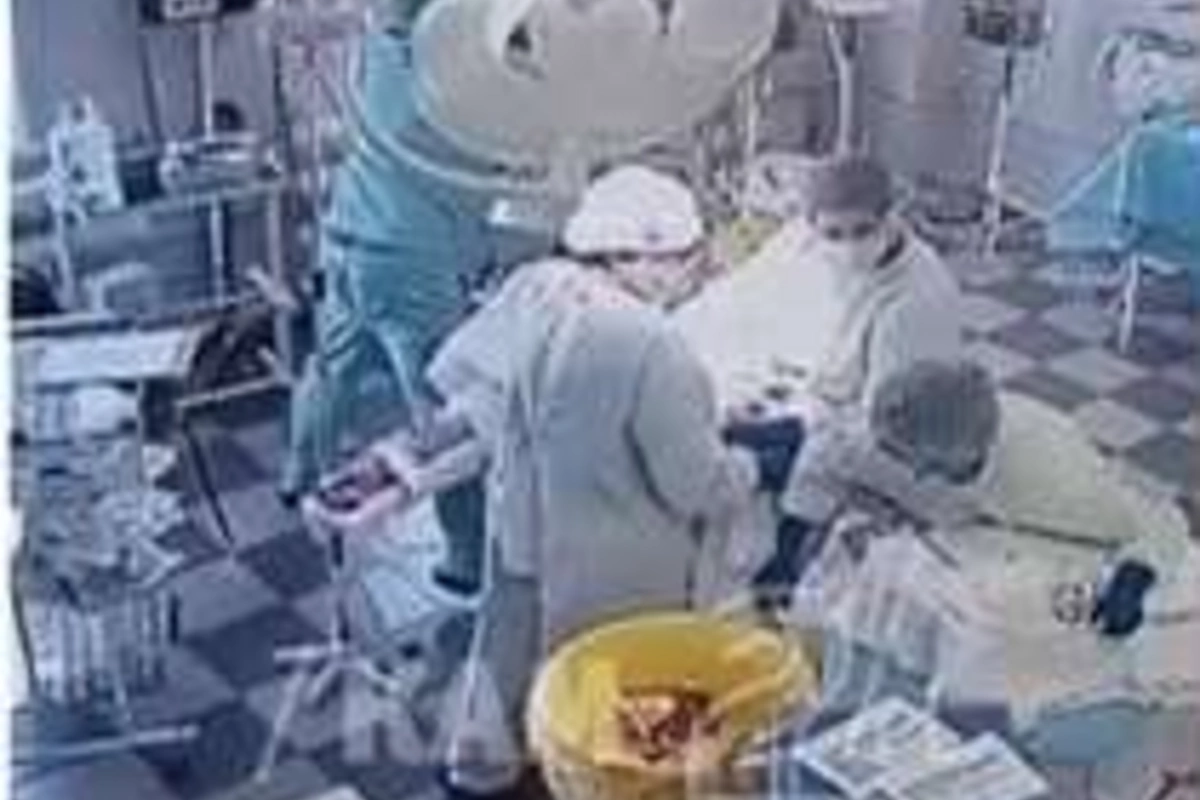 Kamchatka surgeons operated on a patient during a powerful earthquake Kamchatka surgeons operated on a patient during a powerful earthquake