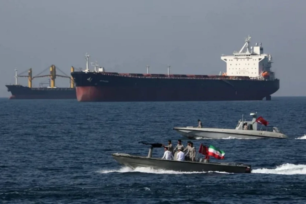 Tasnim: ABŞ-nin ələ keçirdiyi gəmidəki iranlılardan altısı azad olunub