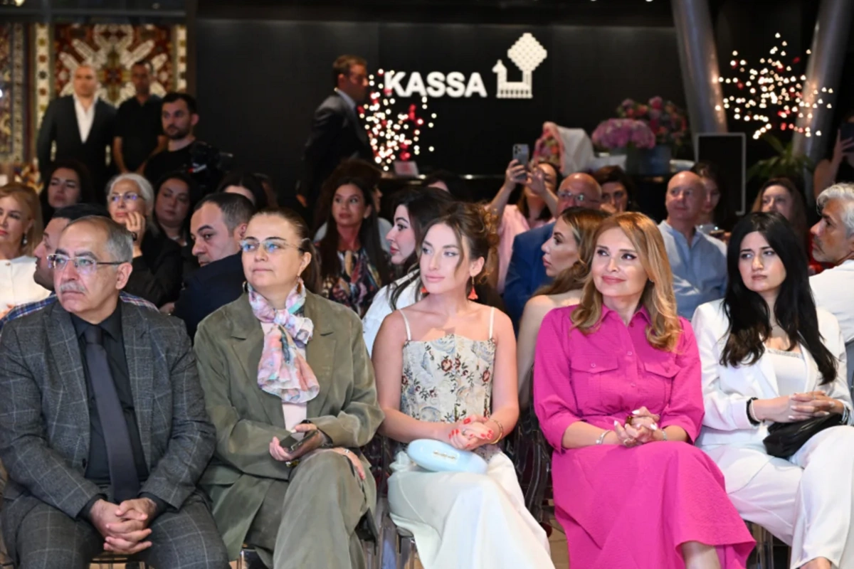 Azərbaycan Milli Xalça Muzeyində Zamanın naxışları moda nümayişi təşkil olunub