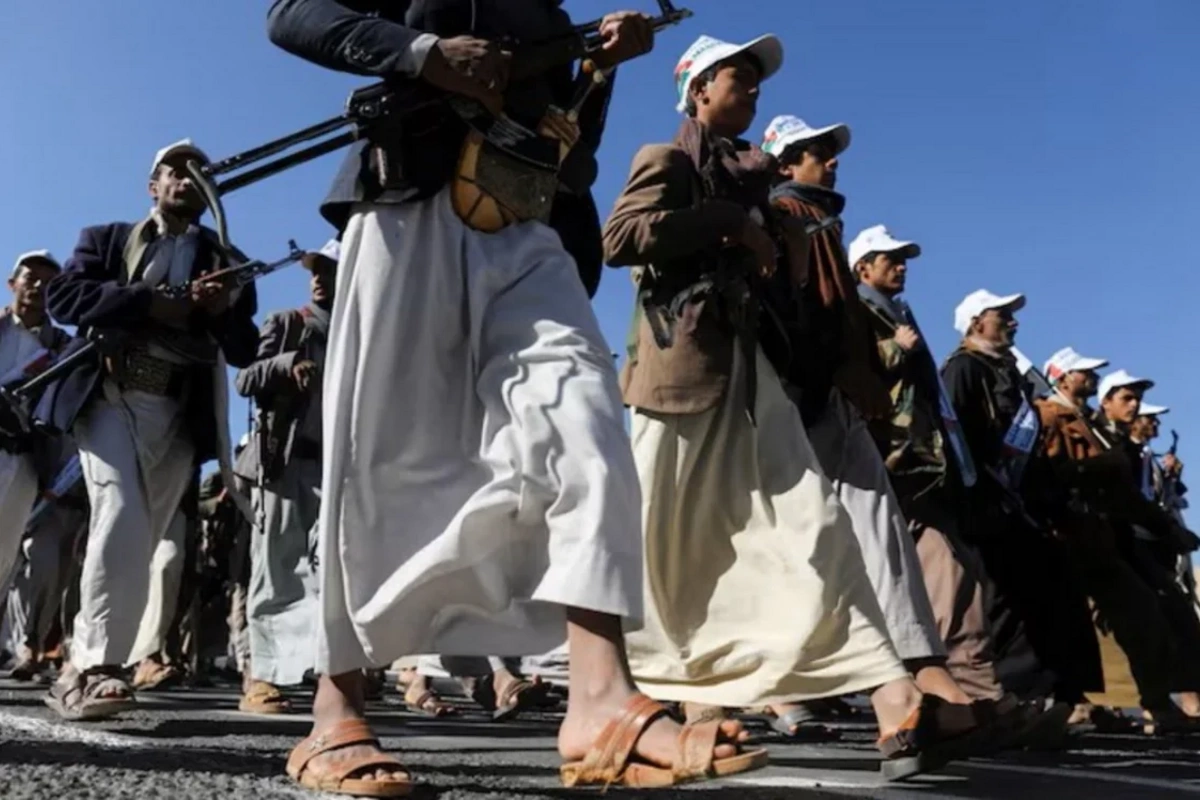 Husilər Nəcranda hava limanına və Saudi Aramconun müəssisəsinə hücum ediblər