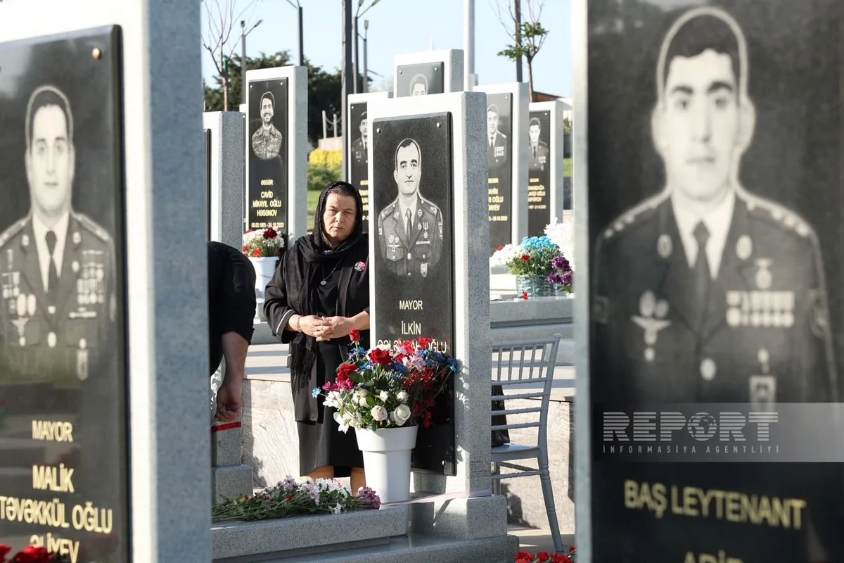 Vətən müharibəsinin ildönümü ilə əlaqədar Hərbi Memorial Məzarlığa ziyarət başlayıb