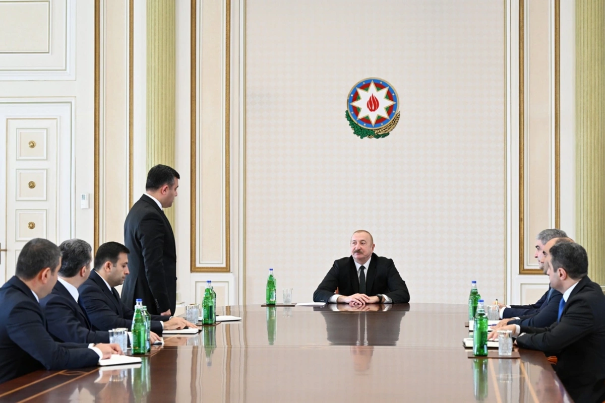 İlham Əliyev Naxçıvanda Prezidentin yeni səlahiyyətli nümayəndəsini və bir sıra icra başçılarını qəbul edib