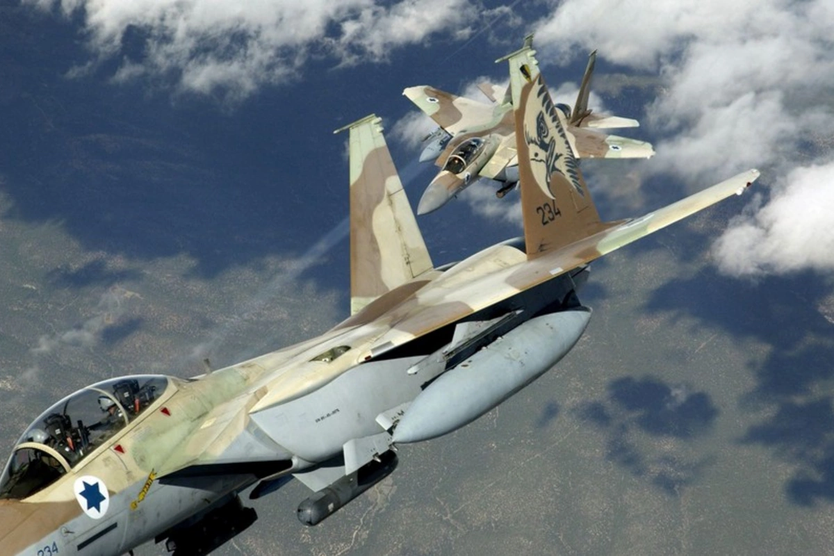 İsrail İranın qərbində raket və pilotsuz təyyarələrin saxlandığı yerlərə zərbələr endirib İsrail İranın qərbində raket və pilotsuz təyyarələrin saxlandığı yerlərə zərbələr endirib