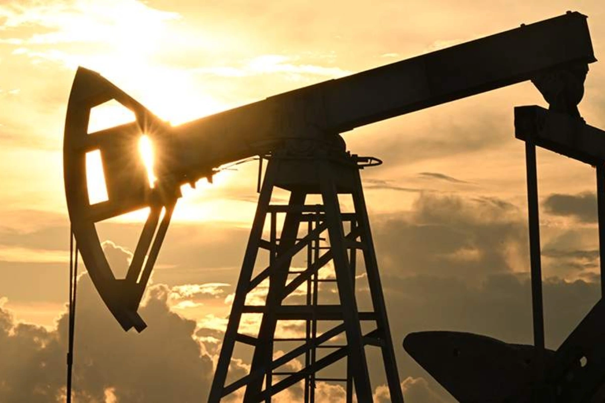 Bloomberg: Hindistan ABŞ-nin sanksiyalarından yan keçərək Rusiya neftini almağın yolunu tapıb