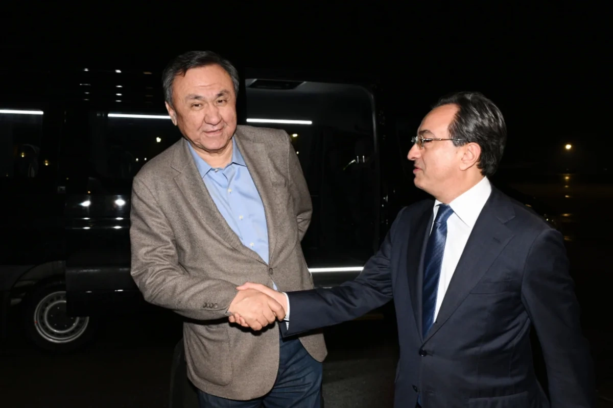 Kubanıçbek Ömüralıyev Azərbaycana səfərə gəlib