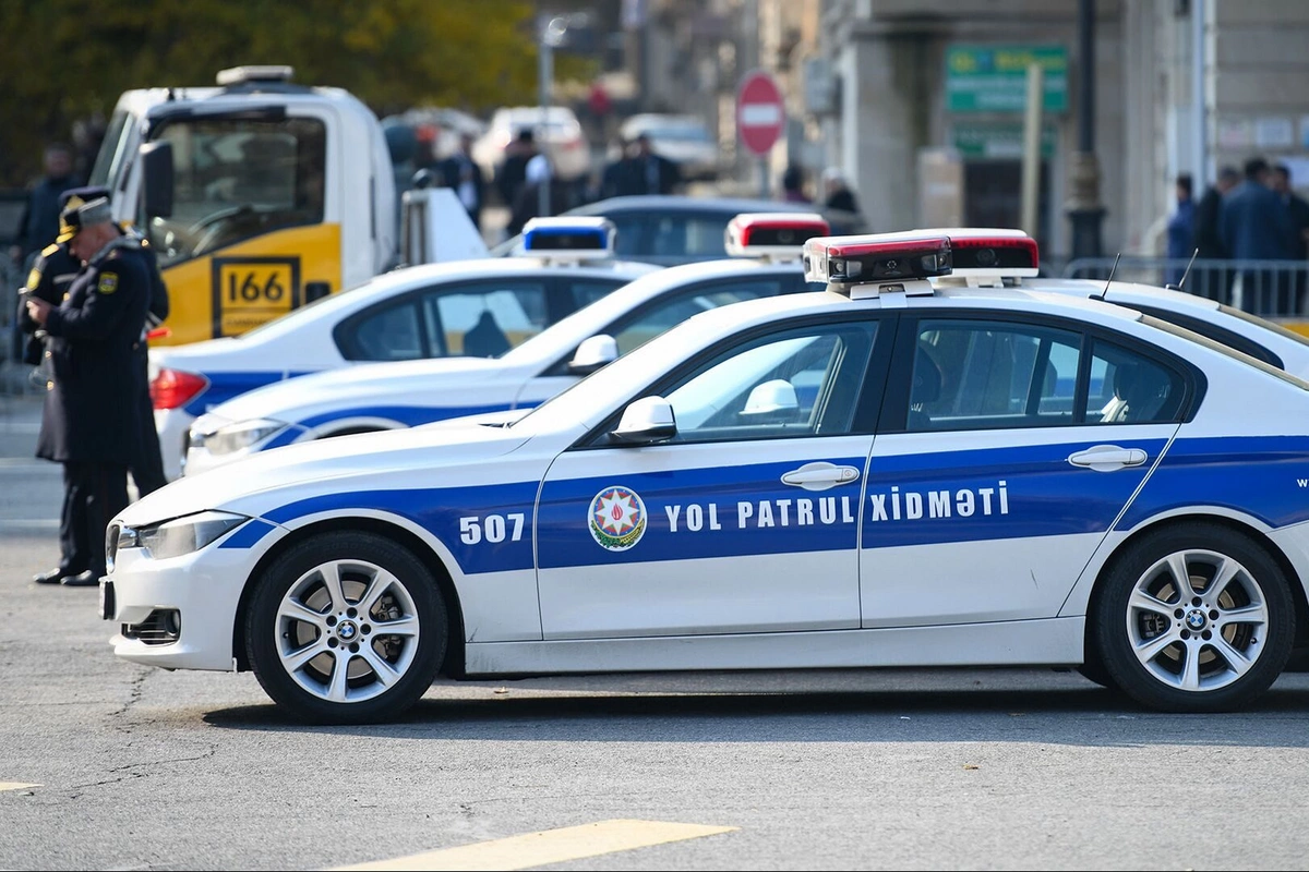 Polis maşınları satışa çıxarıldı - 50 % endirimlə