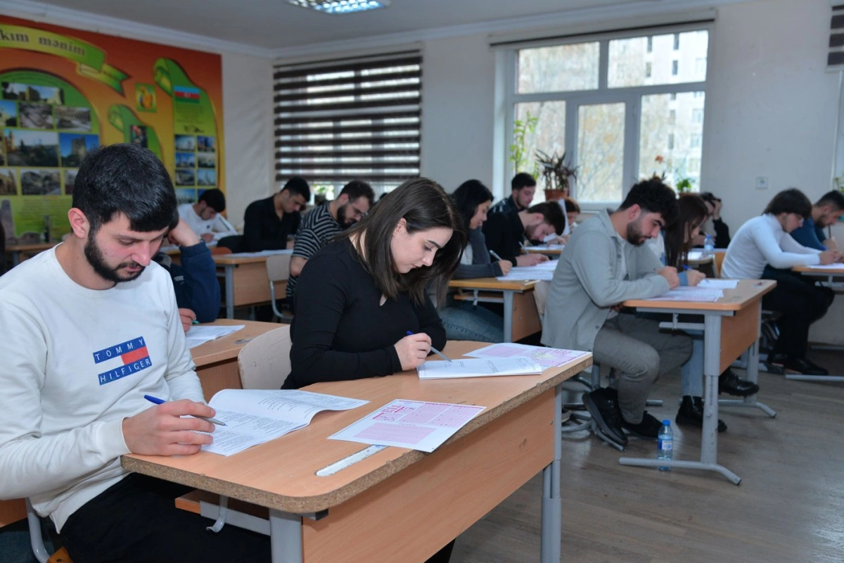 Azərbaycanda ekstern imtahanları keçirildi