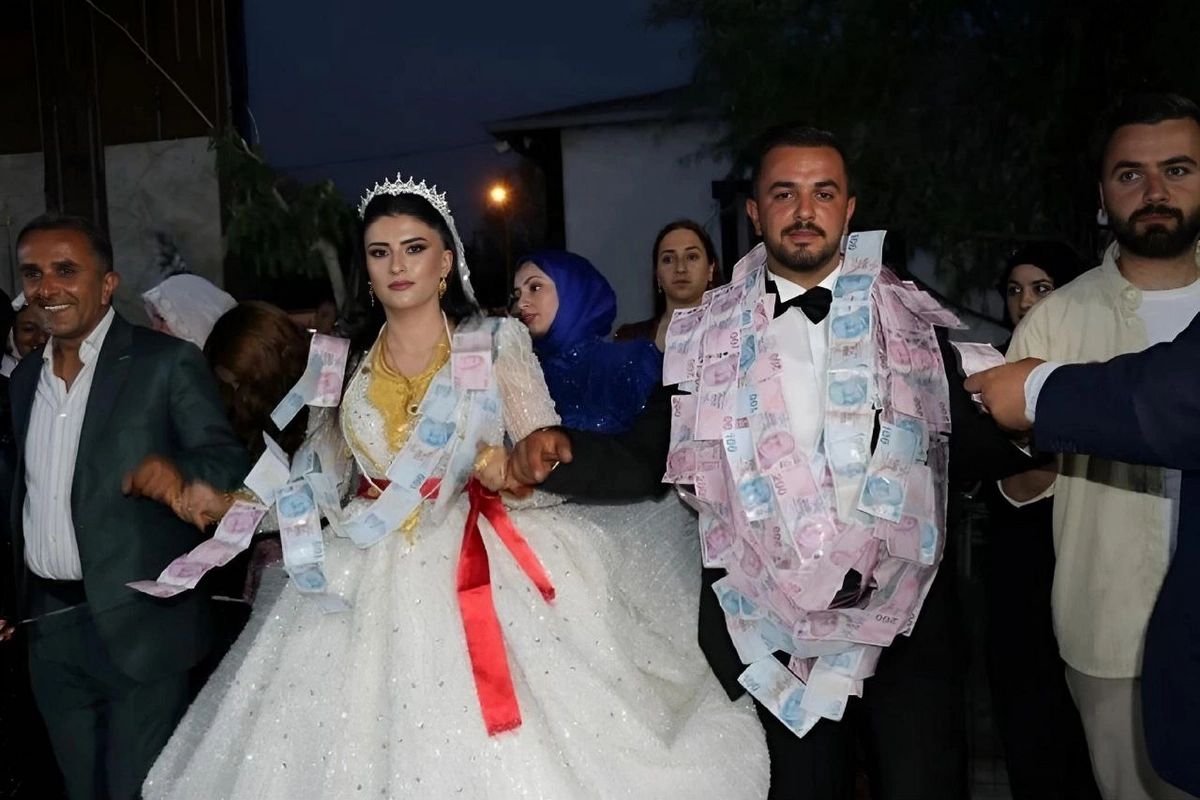 Bu toya 5000 qonaq qatıldı, 6.5 milyon pul yığıldı
