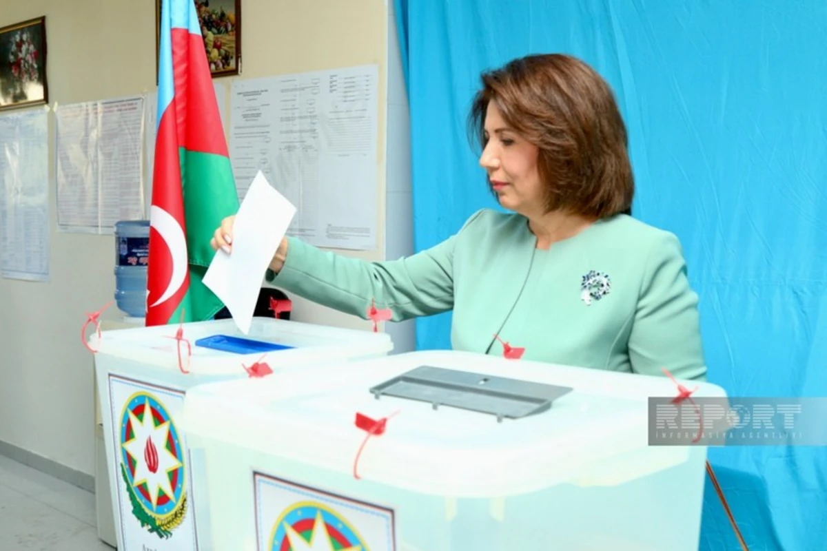 Bahar Muradova səsvermə hüququndan istifadə edib