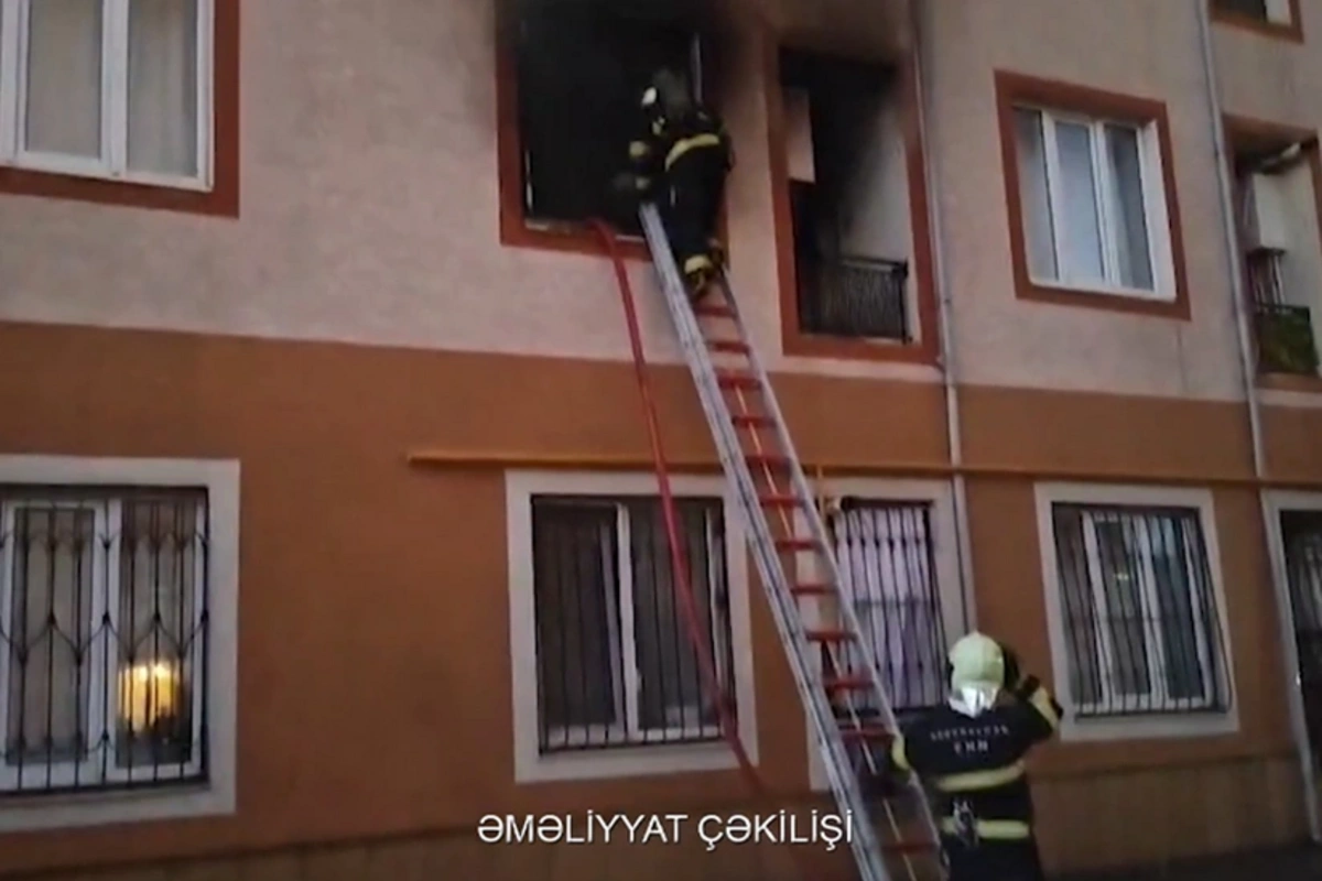 Xırdalanda çoxmərtəbəli yaşayış binasında yanğın olub, 15 nəfər sakin təxliyə olunub Xırdalanda çoxmərtəbəli yaşayış binasında yanğın olub, 15 nəfər sakin təxliyə olunub