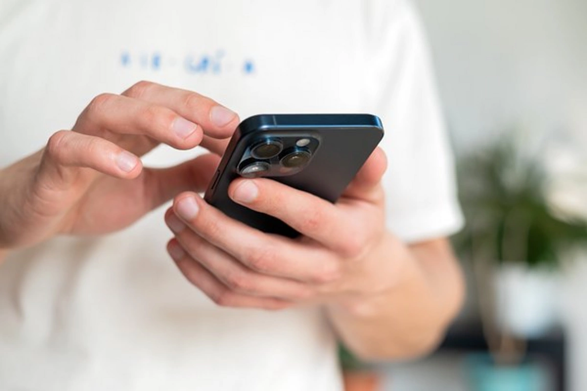 iPhone istifadəçiləri izahı olmayan problemlə üzləşiblər