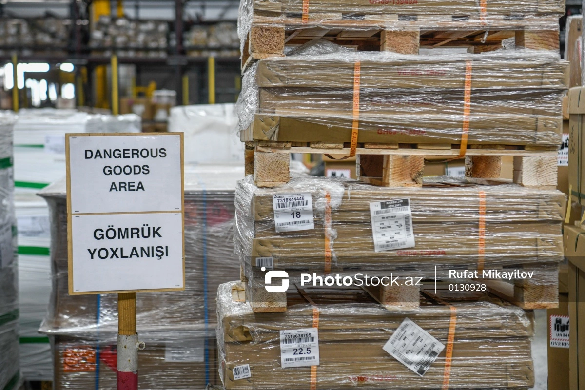 Xaricdən sifariş olunan malların günlərlə gömrükdə qaldığı deyilir