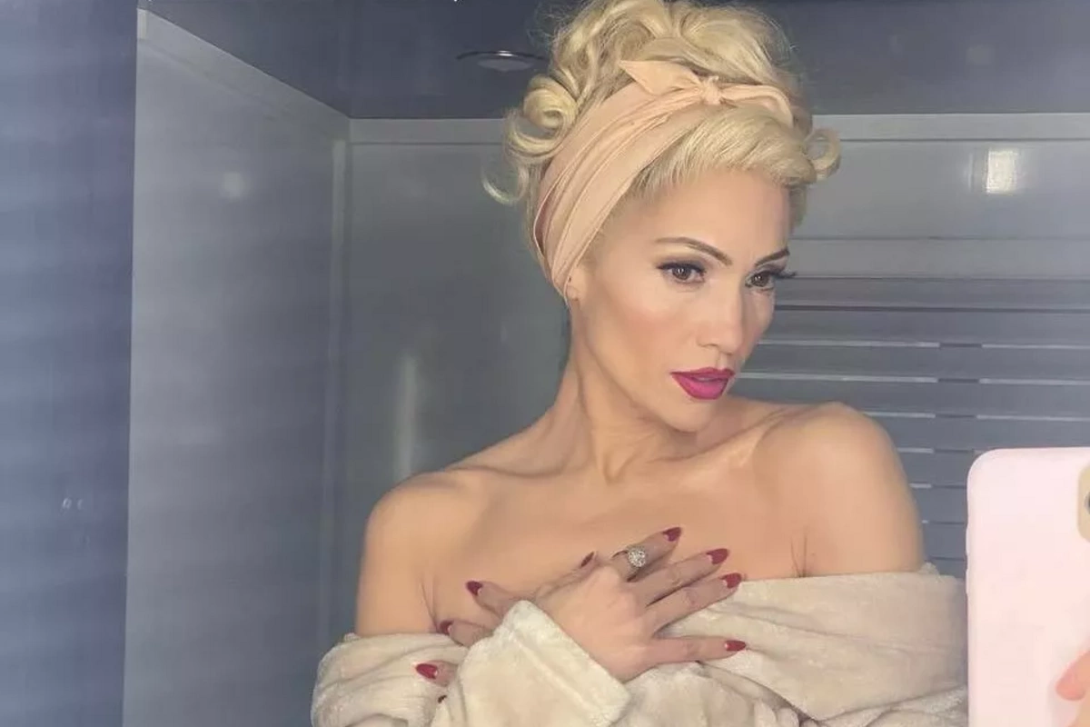 Jennifer Lopez is now a blonde! Jennifer Lopez is now a blonde!