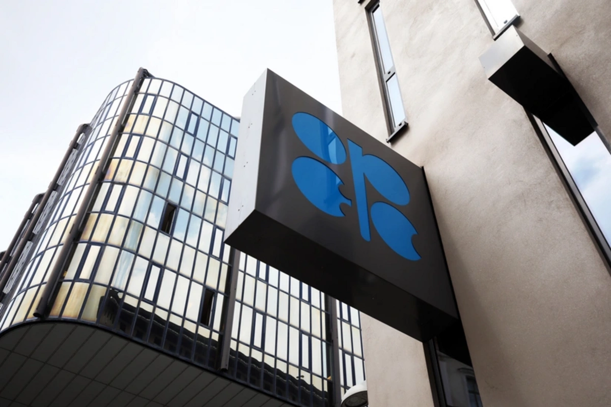 OPEC+ avqustda plandan gündəlik 321 min barel az neft hasil edib