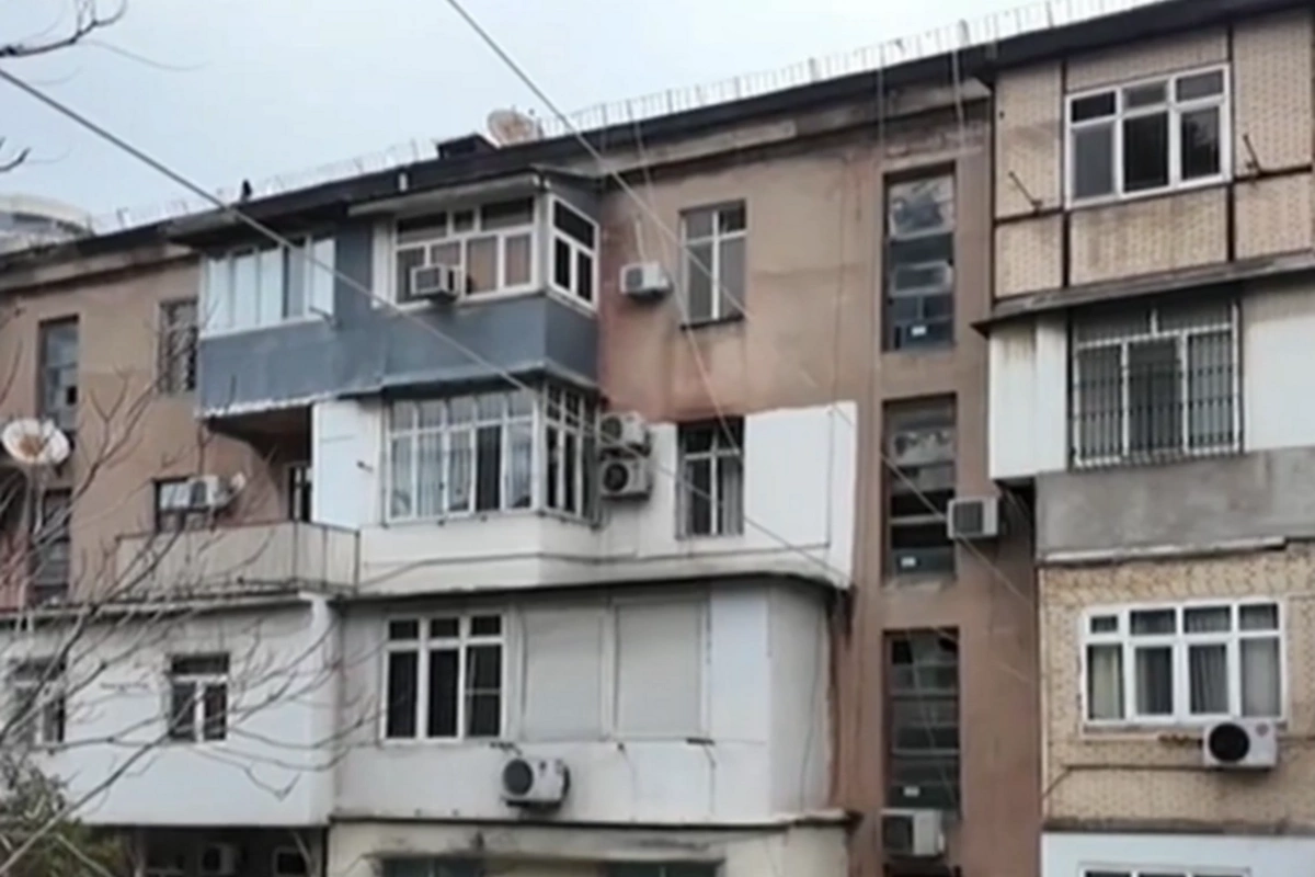 Почему в здании прекращено отопление из-за долгов нескольких абонентов?