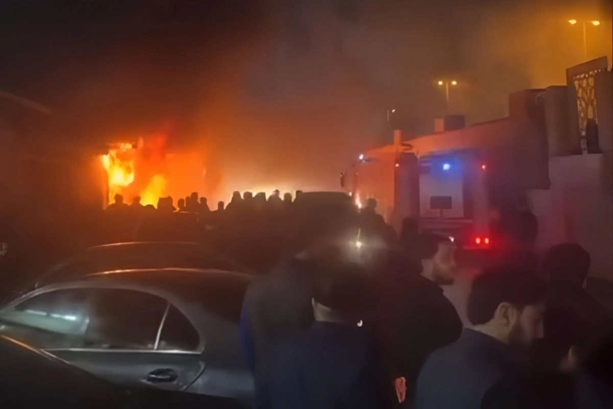 Bakıda gecə restoranda nə baş verib? - Müştərilər içəridə olarkən...