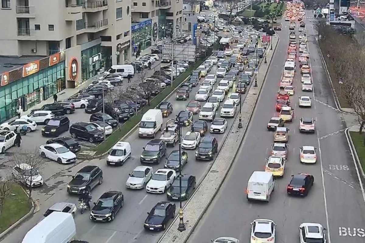 Paytaxtda sıxlıq olan küçələrin siyahısı