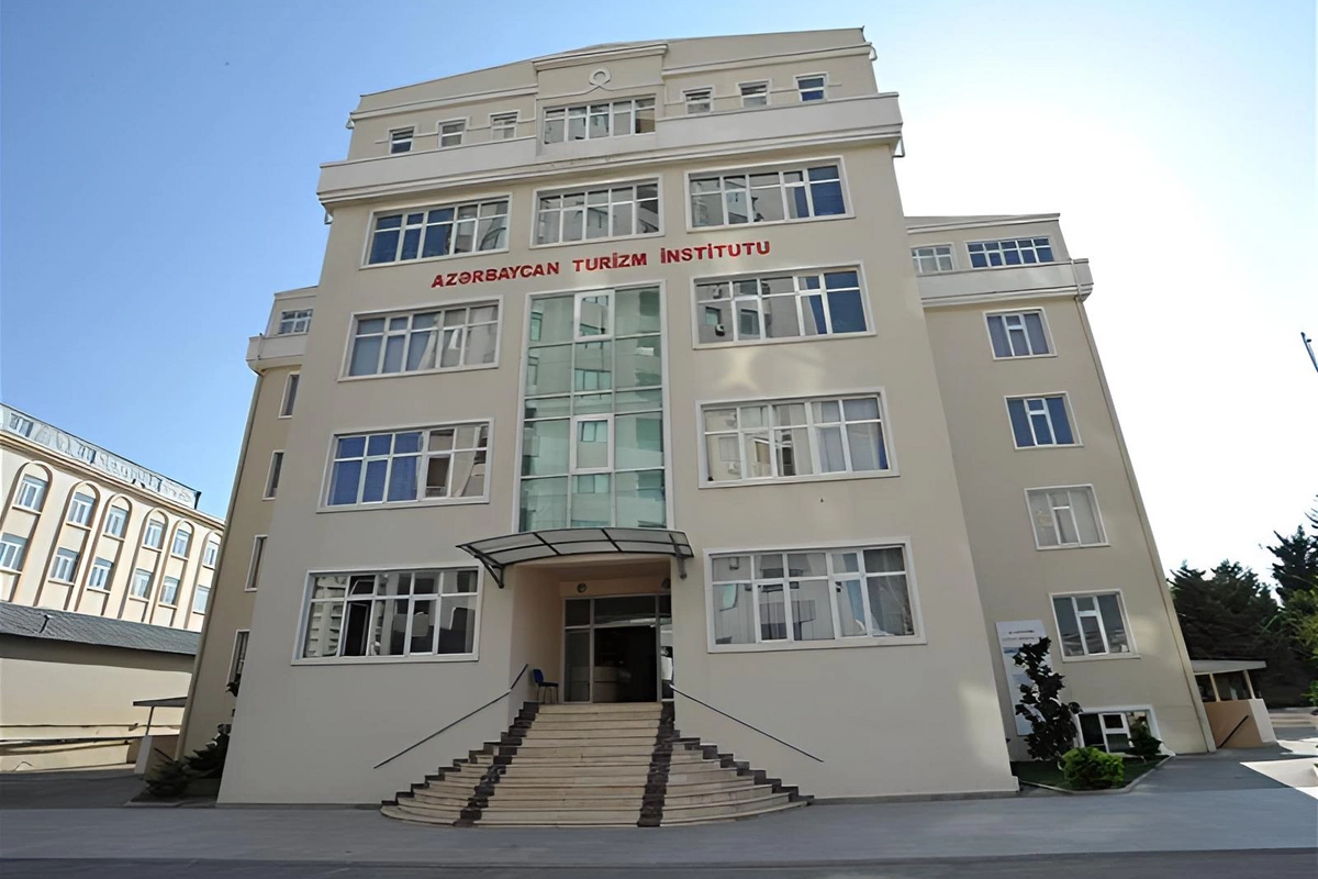 Daha bir məşhur universitet TƏMİR OLUNACAQ
