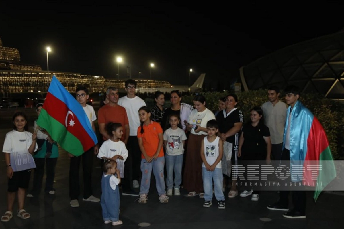 Dünya çempionatında uğurlu çıxış edən Azərbaycanın yunan-Roma güləşçiləri Vətənə qayıdıblar Dünya çempionatında uğurlu çıxış edən Azərbaycanın yunan-Roma güləşçiləri Vətənə qayıdıblar