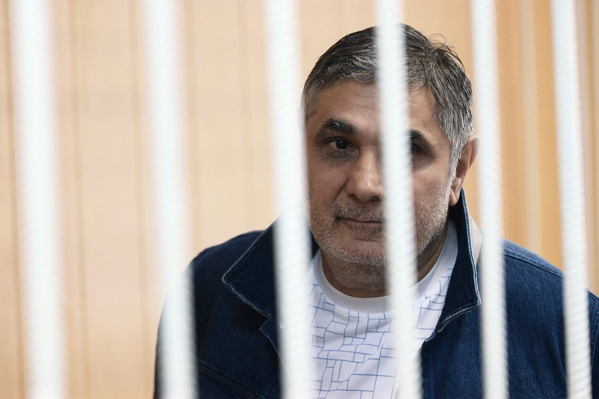 Şakro Molodoy Moskvanın bir nömrəli qanuni oğrusunu statusdan saldı Şakro Molodoy Moskvanın bir nömrəli qanuni oğrusunu statusdan saldı