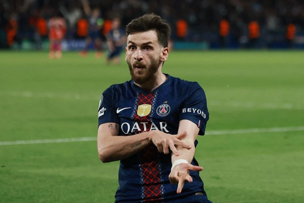 PSJ-nin gürcü futbolçusu Qızıl topa namizədlər sırasında