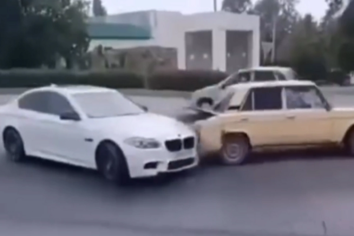 Bərdədə asfalta yağ dağıldı, qəzaya səbəb oldu