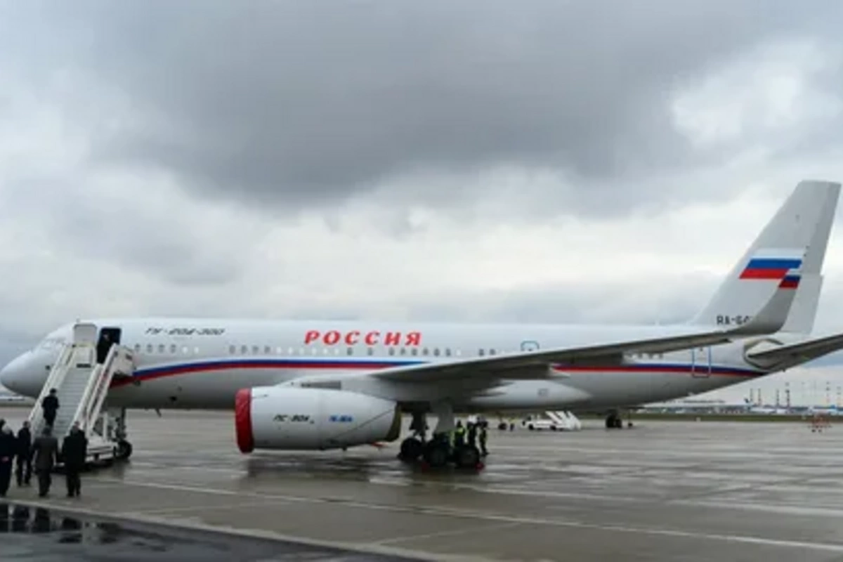 Спецборт МЧС РФ прибыл в Азербайджан для эвакуации россиян