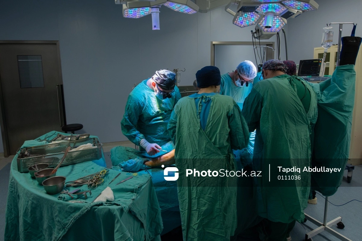 В Азербайджане инициируют расследование в отношении врача за прямую трансляцию операции в TikTok В Азербайджане инициируют расследование в отношении врача за прямую трансляцию операции в TikTok