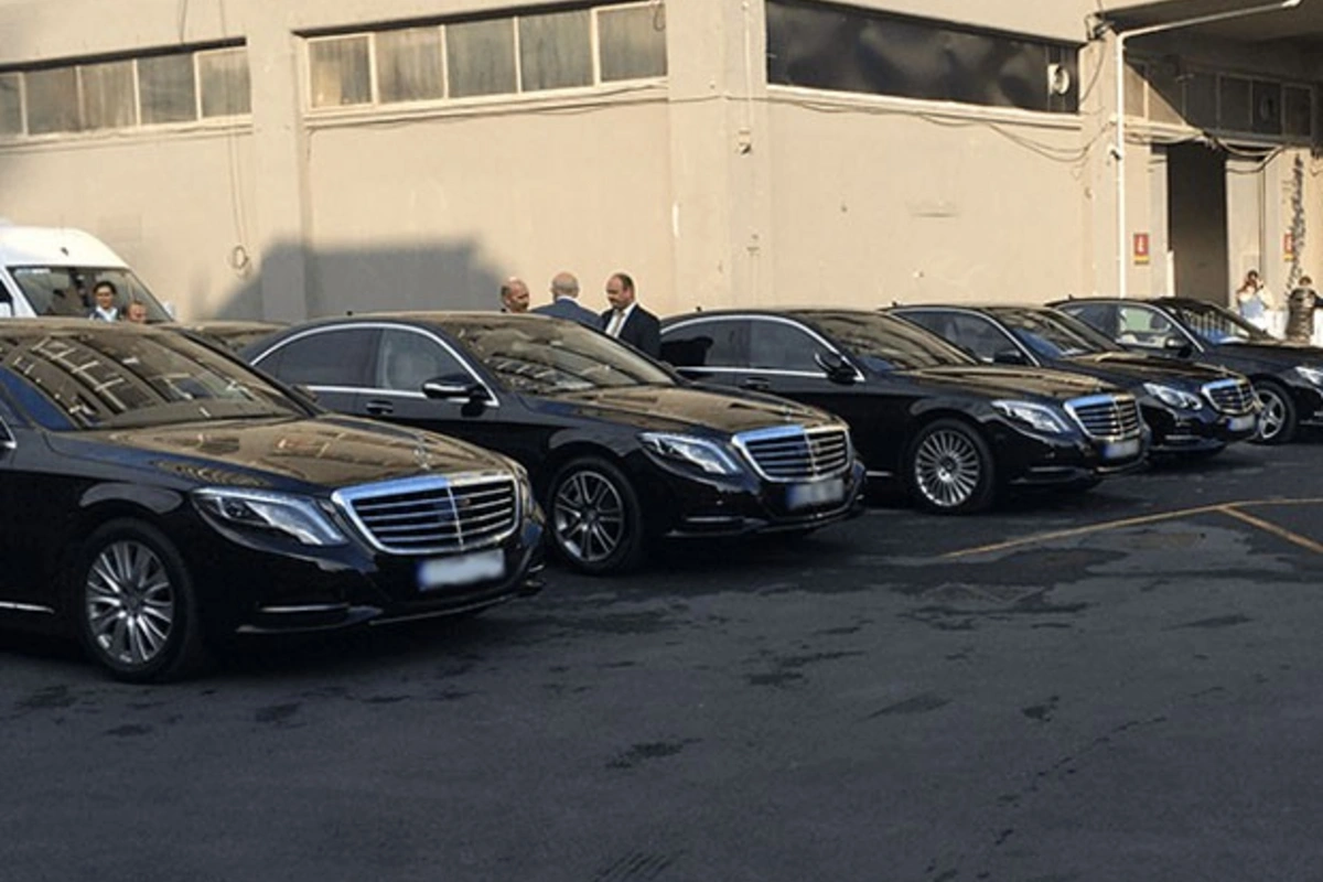 В Азербайджане чиновникам запретят использовать служебный транспорт в личных целях