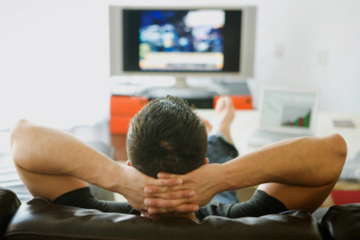Why is falling asleep in front of the TV dangerous? Why is falling asleep in front of the TV dangerous?