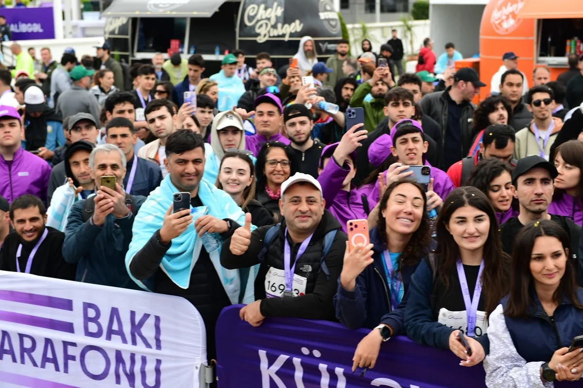 Bakı Marafonu 2026nın start və finişində konsert olub
