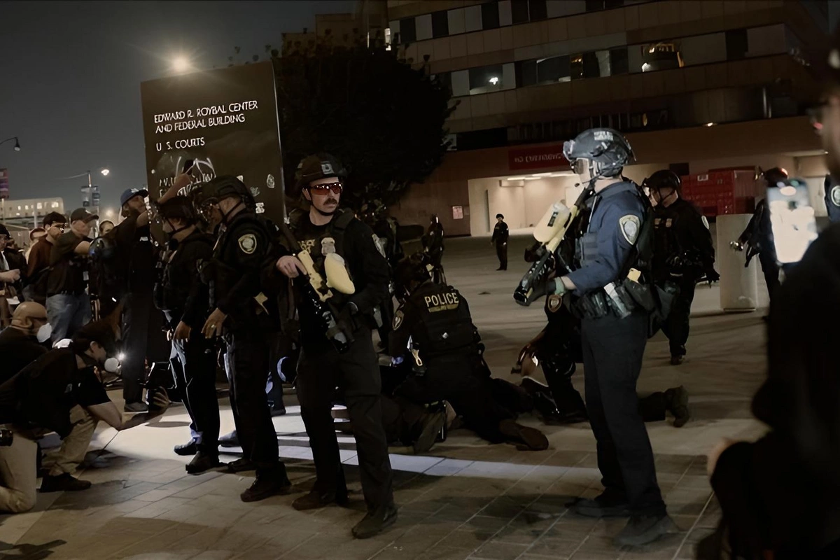 Los-Ancelesdə ICE əleyhinə etirazlar zamanı onlarla şəxs saxlanılıb