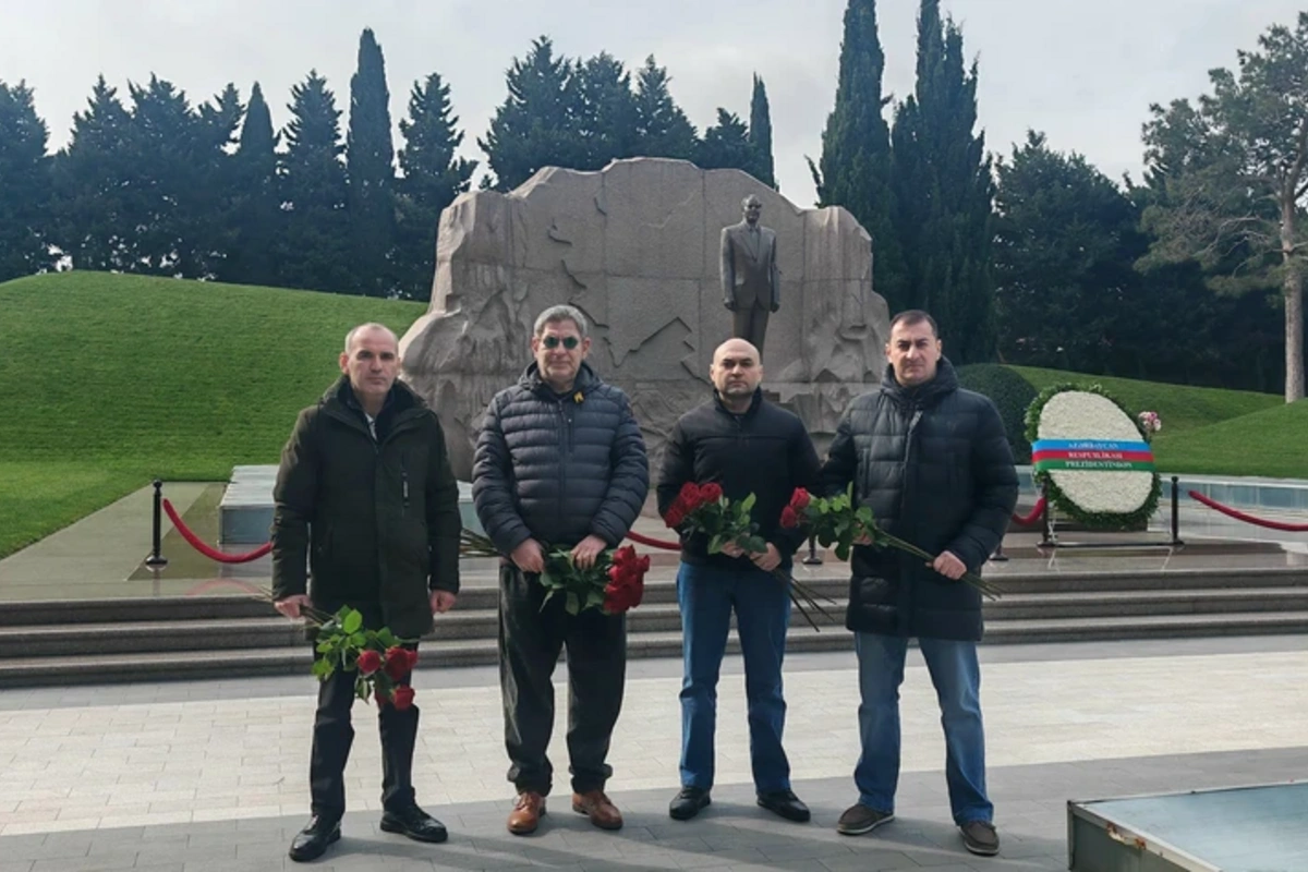 Mikhail Labkovsky visited Heydar Aliyev's grave