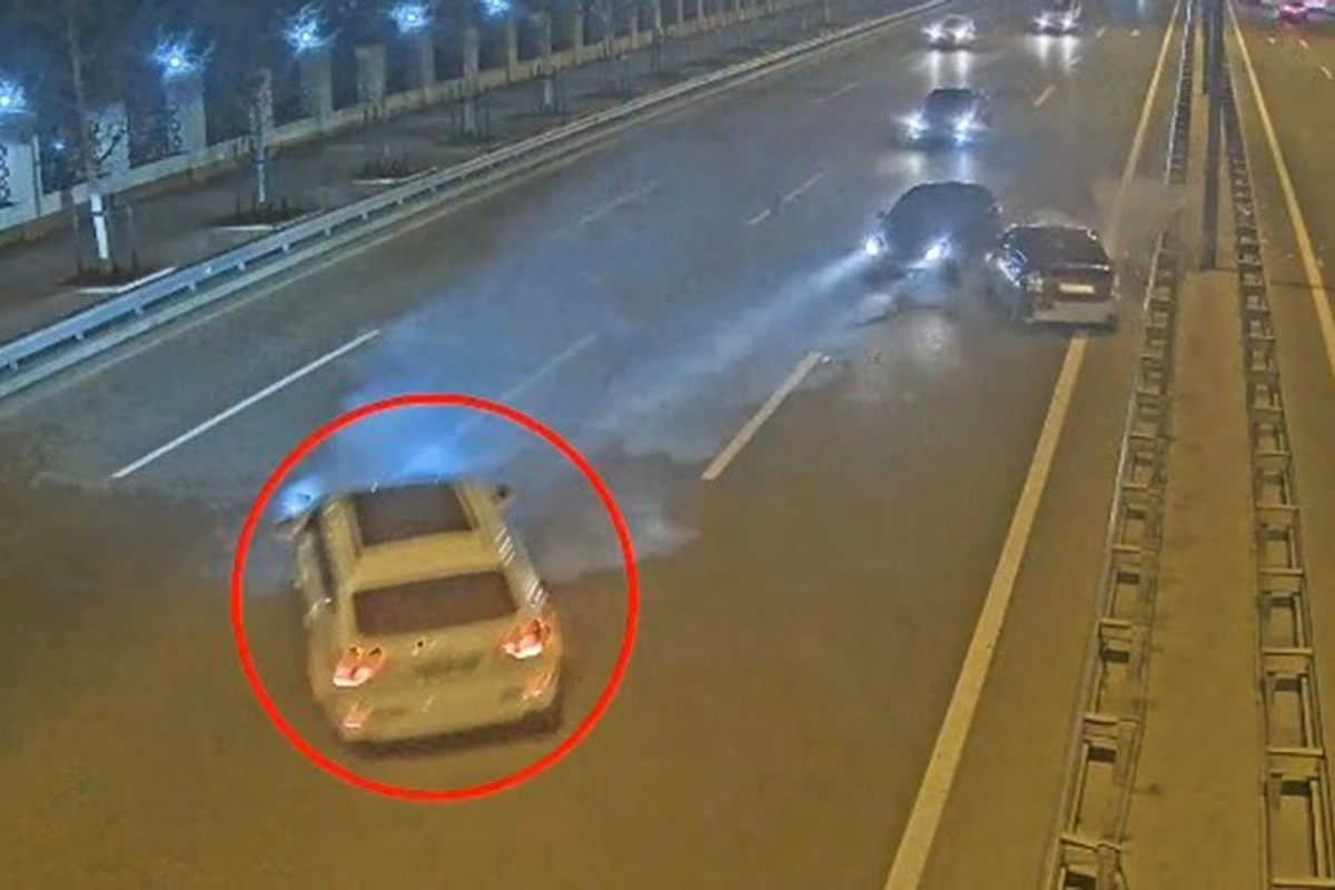 Aeroport yolunda Audi aşdı - ANBAAN VİDEO