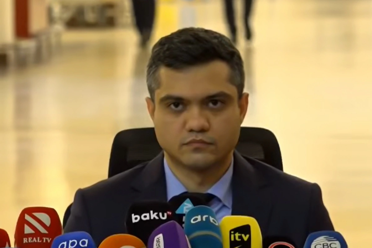 AZAL təyyarə qəzası ilə bağlı brifinq keçirib AZAL təyyarə qəzası ilə bağlı brifinq keçirib