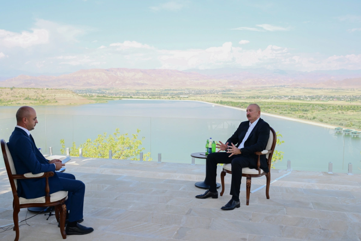 Prezident İlham Əliyev Naxçıvanda Azərbaycan Televiziyasına müsahibə verib