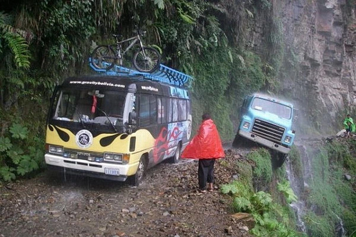 Experts named the three most terrifying roads in the world: not everyone will dare to overcome them Experts named the three most terrifying roads in the world: not everyone will dare to overcome them